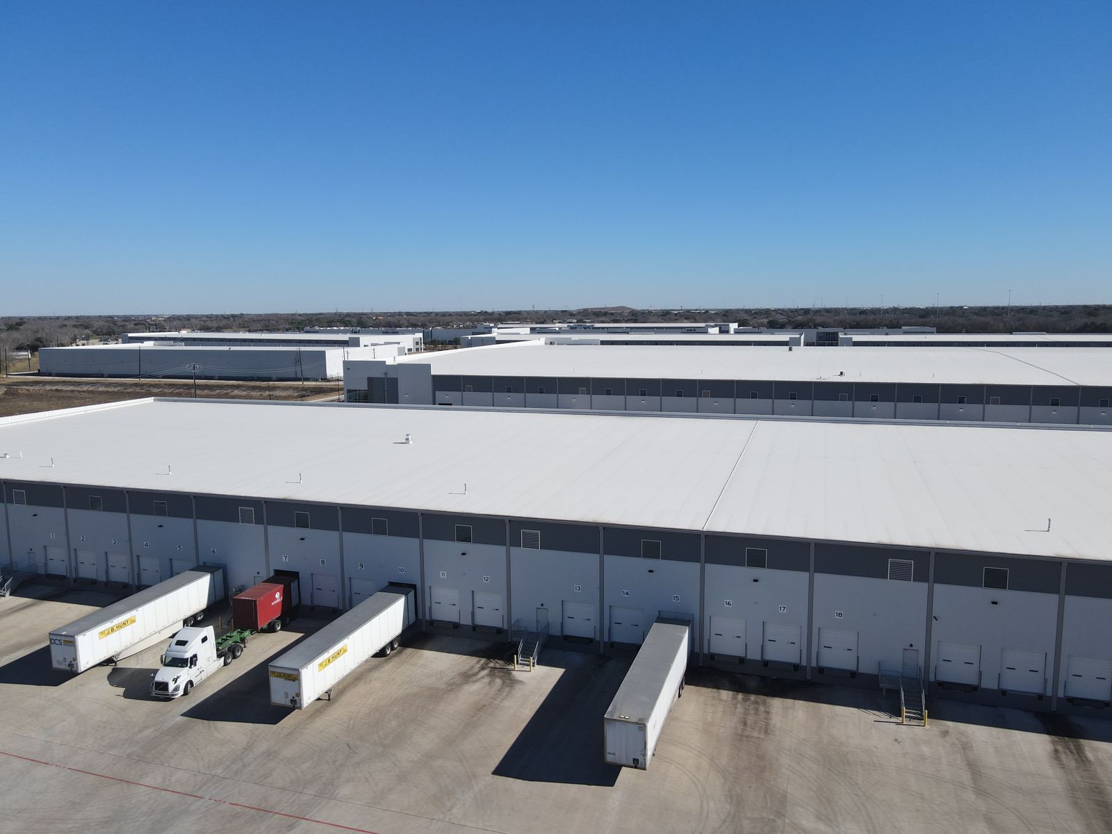 Vista aérea del almacén de Chronos USA en Houston, TX