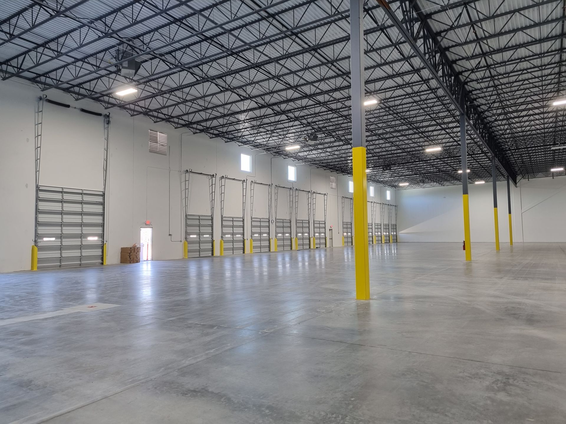 Espacio libre de columnas disponible en el almacén de Chronos USA en Houston